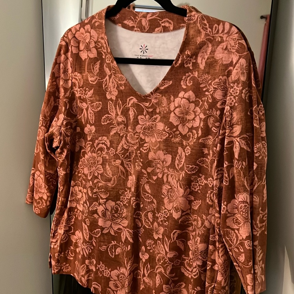 Isaac Mizrahi Top, brand new 1x